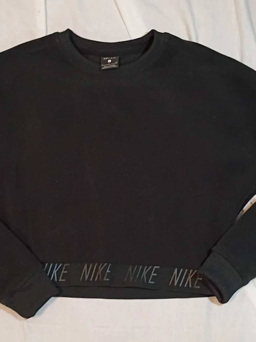 Nike/Crewneck Sweatshirt/Womens S/Black Dri-FIT Cropped Athleisure Logo Waistban